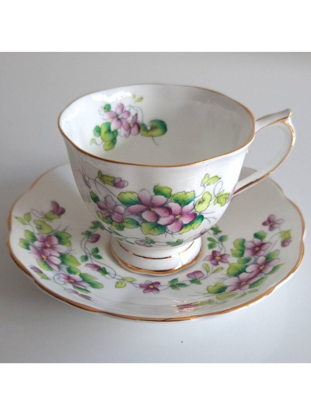 Royal Albert Sweet Violet Bone China Teacup & Saucer Set